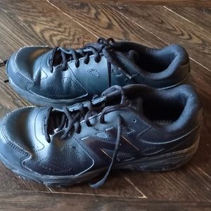 US size 7 gently used Black New Balance Shoes
